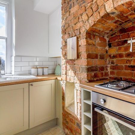 Beautiful 1 Bed Apartment In The Heart Of Matlock Matlock  Kültér fotó